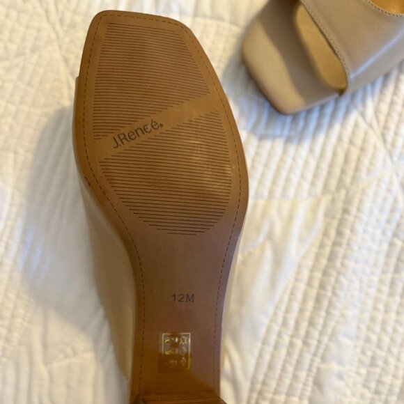 SHOES - Picture 2 of 2